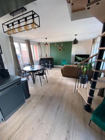 Duplex Proche Gare Vue Tour Perret Avec Parking Gratuit Apartman Amiens Kültér fotó