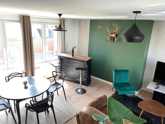 Duplex Proche Gare Vue Tour Perret Avec Parking Gratuit Apartman Amiens Kültér fotó