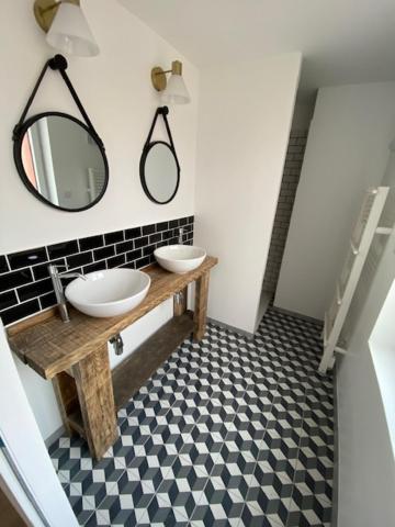 Duplex Proche Gare Vue Tour Perret Avec Parking Gratuit Apartman Amiens Kültér fotó